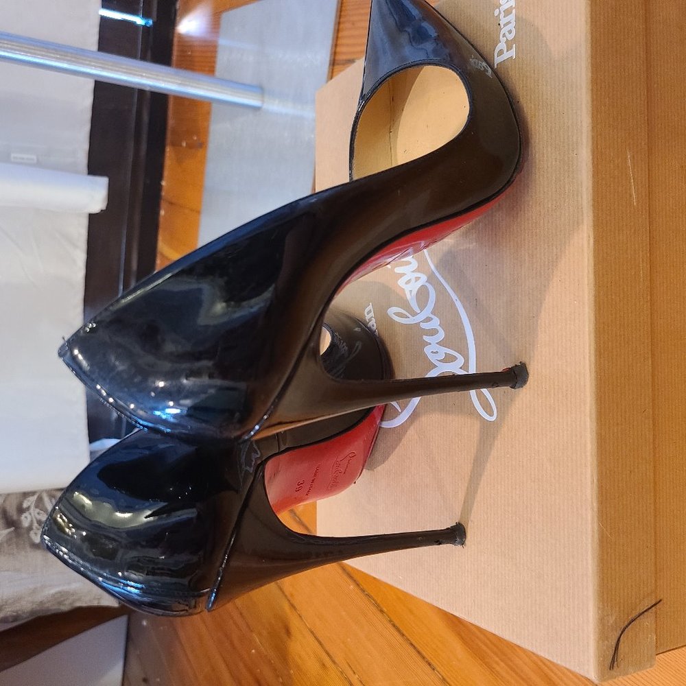 Louboutin So Kate Black Patent 120